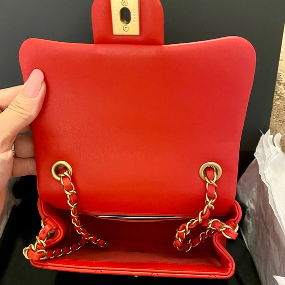 Authentic Chanel in the loop mini flap bag SP2020 - Picture 6 of 10